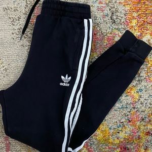 Girl’s Adidas jogger sweatpants